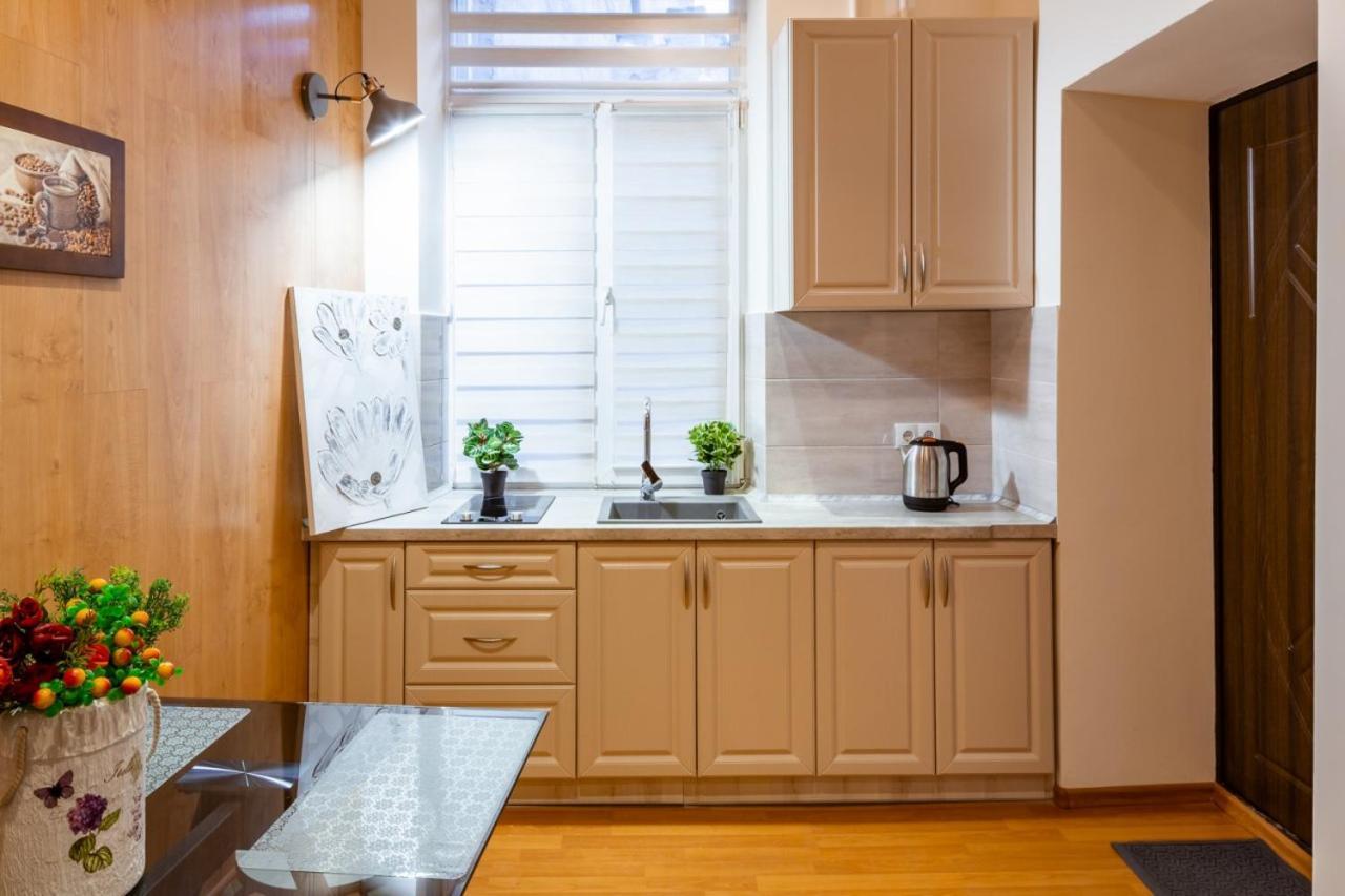 Alfa Apartments Svobody 31 Lviv Kültér fotó
