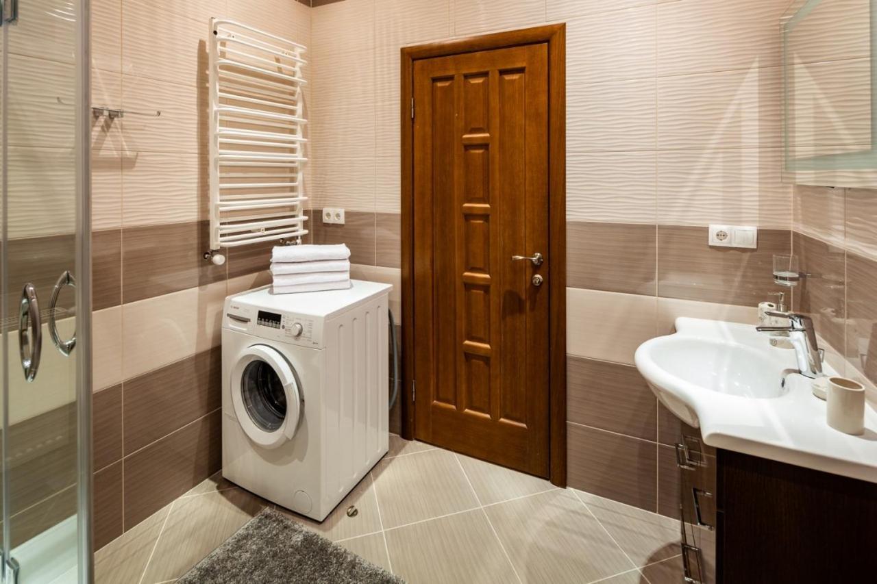 Alfa Apartments Svobody 31 Lviv Kültér fotó