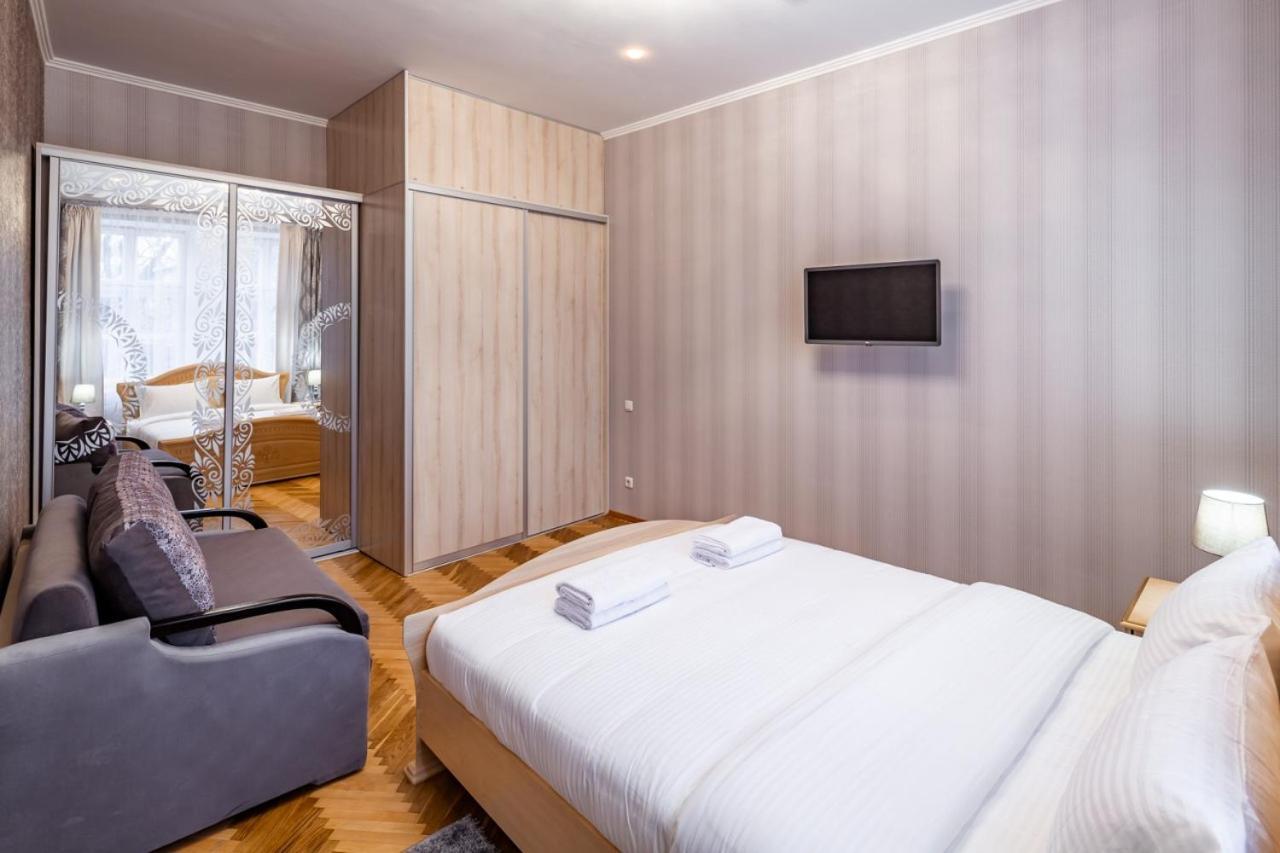 Alfa Apartments Svobody 31 Lviv Kültér fotó