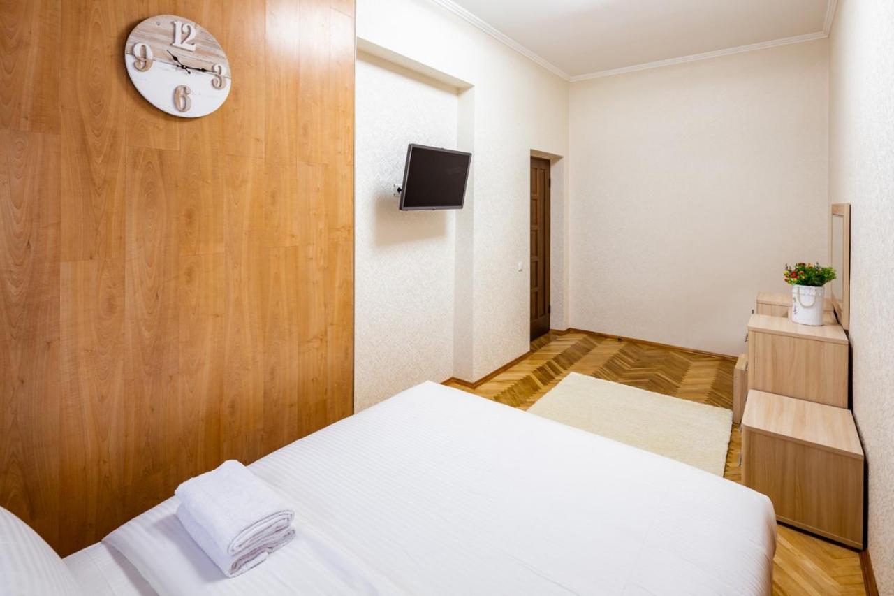 Alfa Apartments Svobody 31 Lviv Kültér fotó