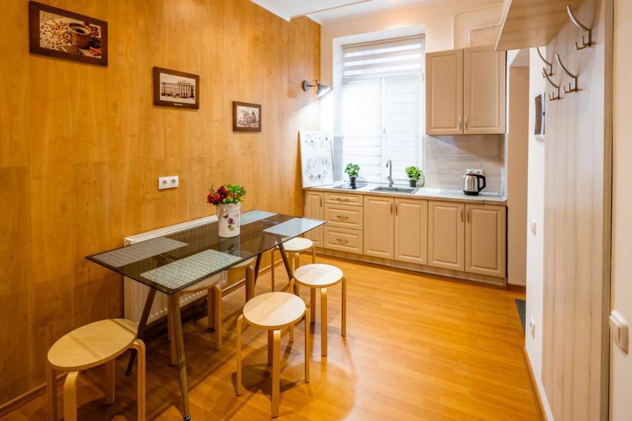 Alfa Apartments Svobody 31 Lviv Kültér fotó
