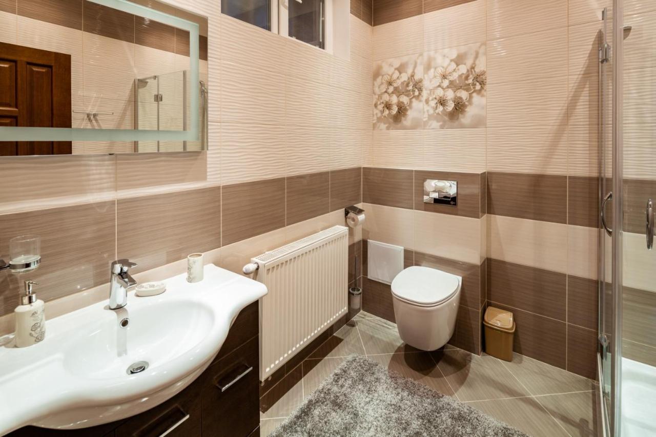 Alfa Apartments Svobody 31 Lviv Kültér fotó
